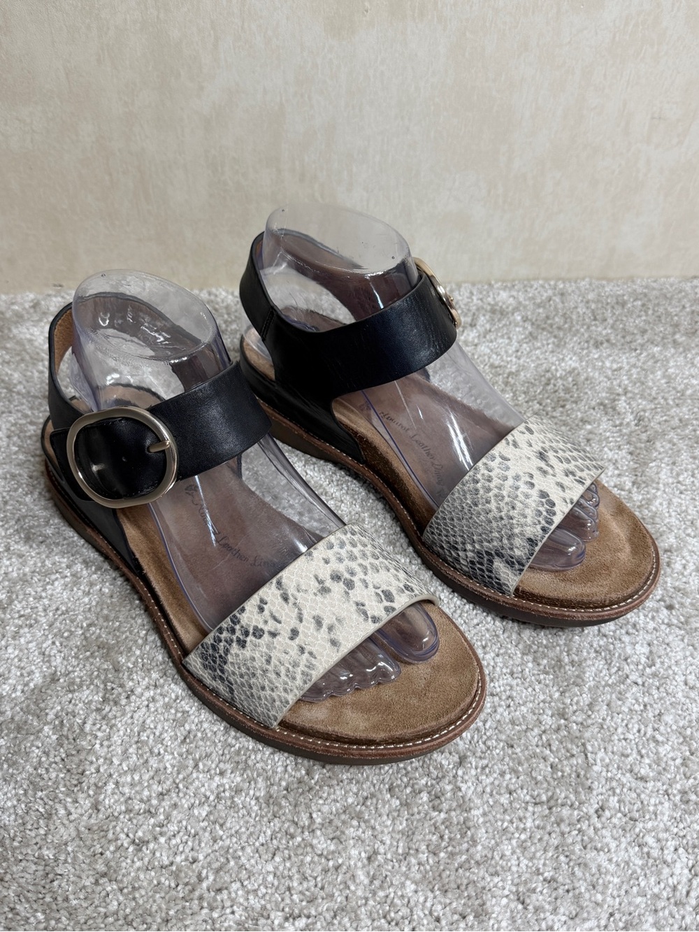Sofft Women’s Bali Sandals Leather Walking Comfort on Croco Black 7